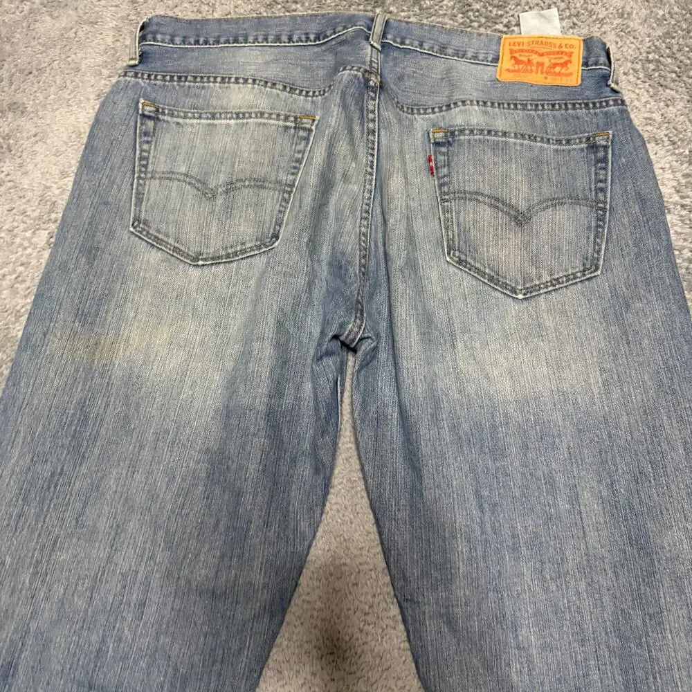 Levi’s 569 jeans
